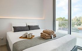 Phaedrus Living - Seaside Executive Flat Harbour 204